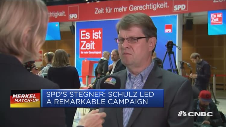 Martin Schulz should continue as SPD leader despite election loss: Politician