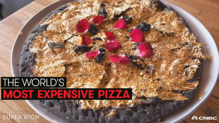 I ate a $2,000 pizza — and I want it again