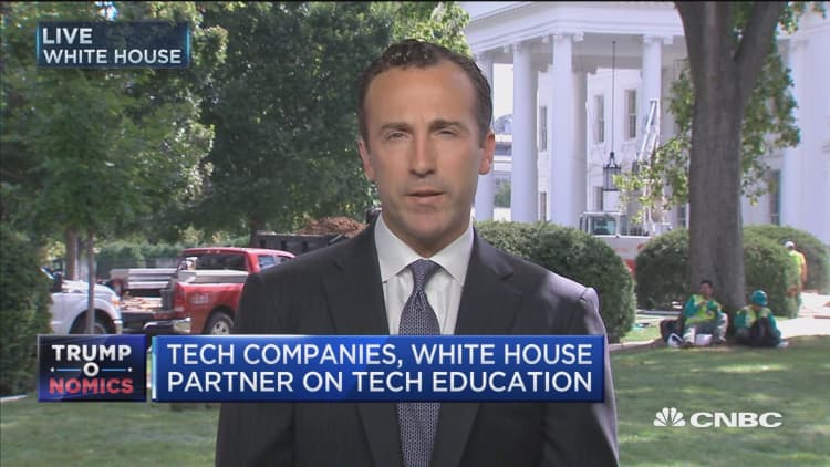 Tech companies and White House partner on tech education