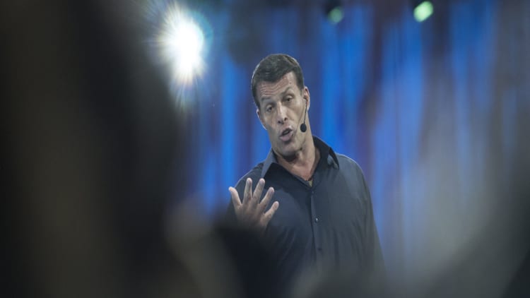Tony Robbins shares the mindset you need to invest in bitcoin