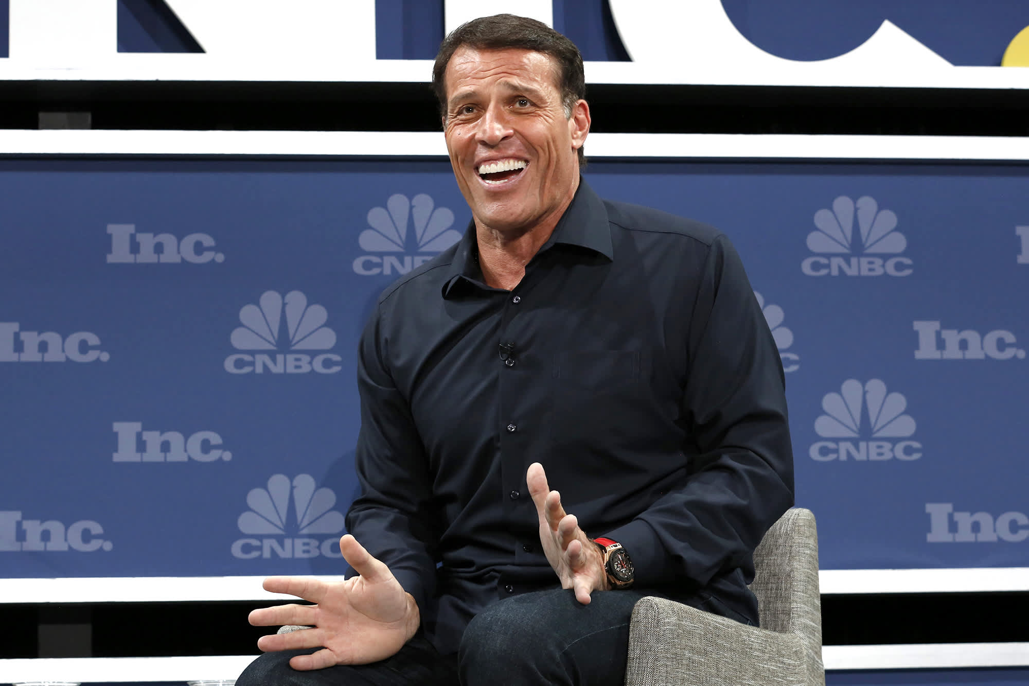 Tony robbins height and weight
