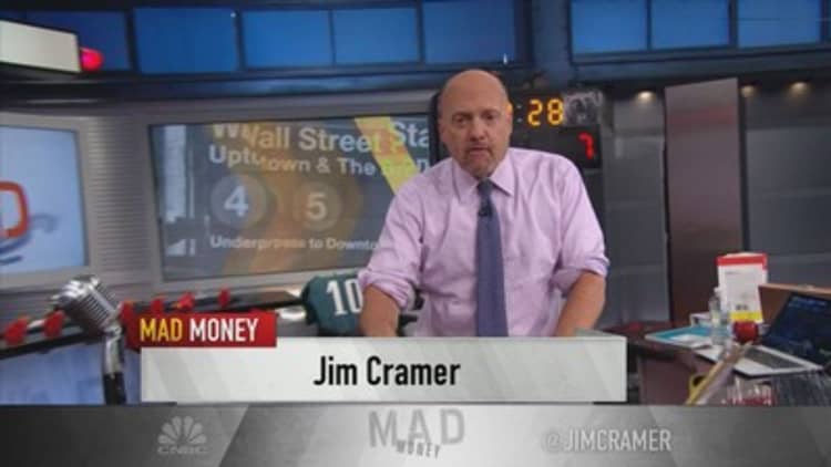 Cramer's lightning round: Re-pounding the table on DowDuPont