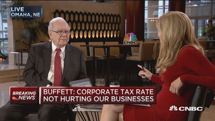 Warren Buffett: Corporate tax rate not hurting our businesses