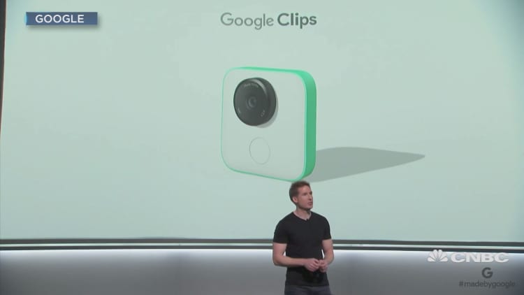 Google debuts a wireless, hands-free camera that pairs with smartphones