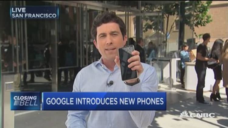 Google unveils new phones, Google home mini