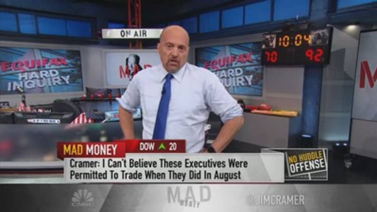 Equifax execs should be investigated for insider trading: Cramer