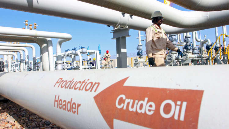 Crude prices jump as Iraqi troops advance on oil-rich Kirkuk