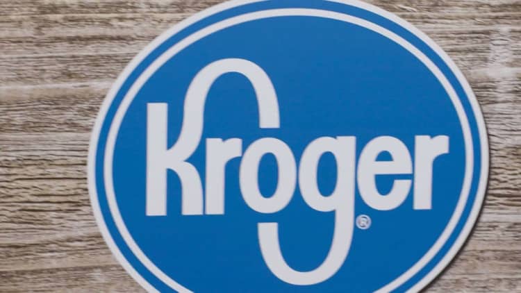 Kroger backs outlook as it explores sale of its convenience stores