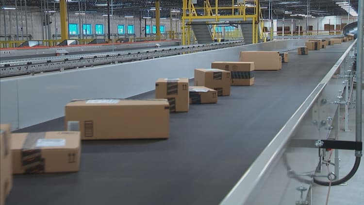 Analyst: Amazon to surge more than 25%