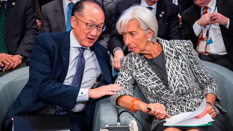 What's the difference between the IMF and the World Bank?