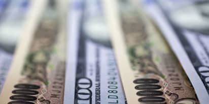 Dollar sinks after US Federal Reserve cuts interest rates to battle coronavirus