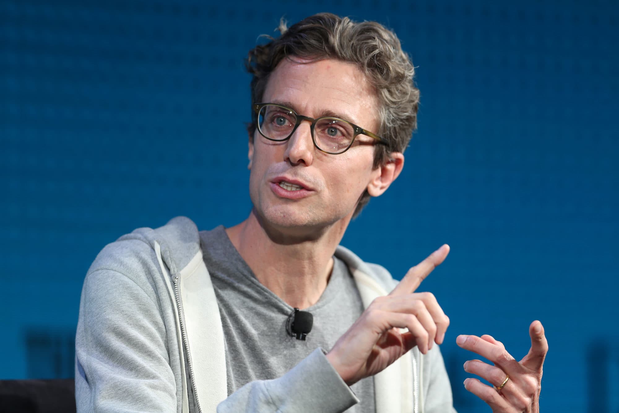 BuzzFeed announces plans to go public via SPAC merger, targeting a $1.5B valuation, and will acquire digital publisher Complex Networks for $300M (Jessica Bursztynsky/CNBC)