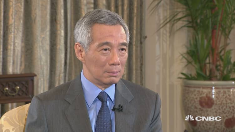 Singapore PM: It's never easy to be a small country next to a big neighbor