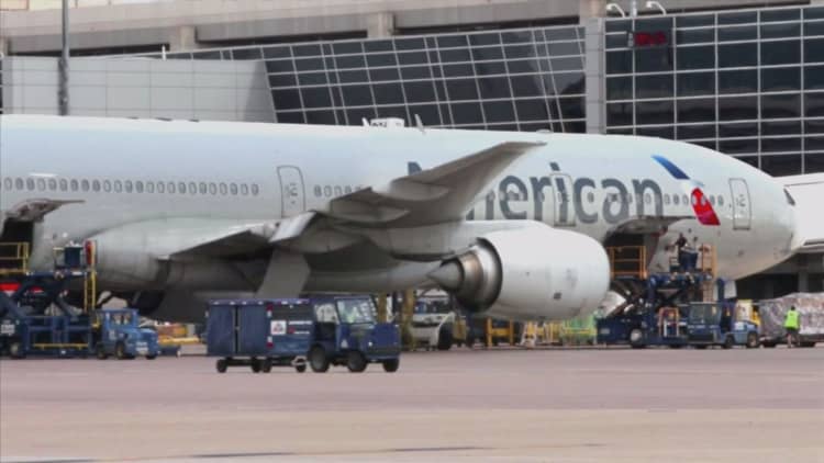 NAACP warns African-Americans against travel on American Air