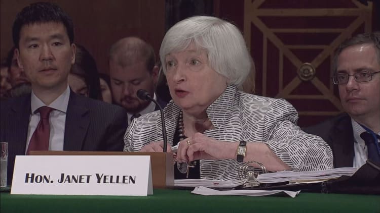 GOP members tell Trump not to pick Yellen as Fed chair