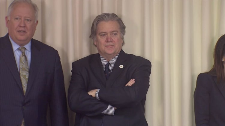Steve Bannon is reportedly going 'off the chain' to destroy hedge fund giant Paul Singer