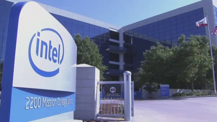 Analyst: Intel shares to surge more than 30%