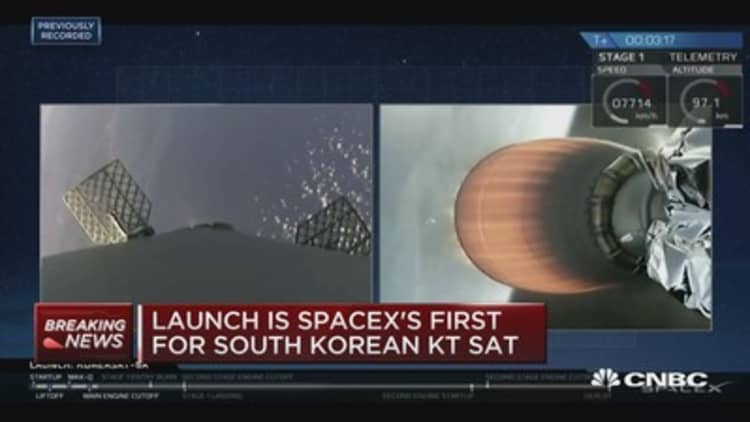 SpaceX launches Falcon 9 rocket from Kennedy Space Center