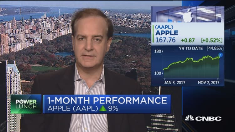 Here's what this top Apple analyst expects from fourth-quarter earnings