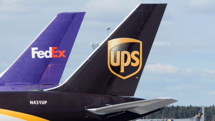 Holiday delivery scorecard: FedEx vs. UPS