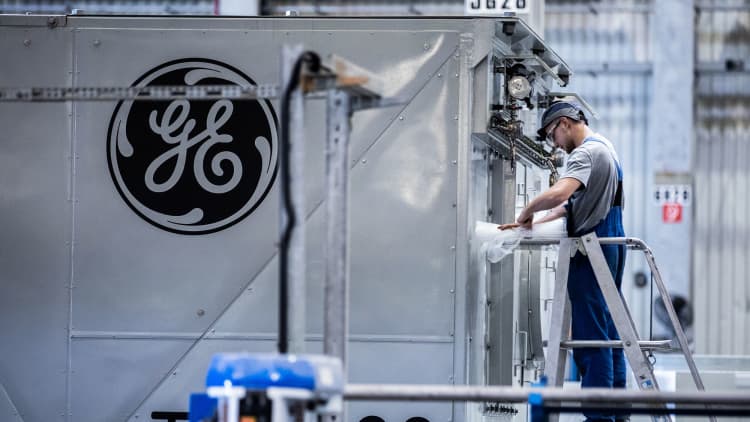 General Electric reports fourth-quarter earnings miss