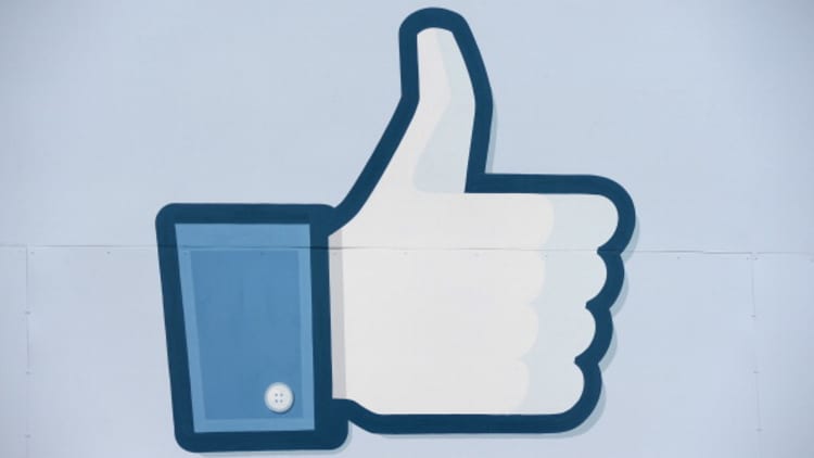 Why Facebook ads follow you