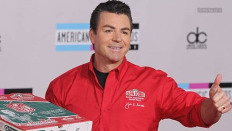 Papa John's apologizes for criticizing NFL players' national anthem protests