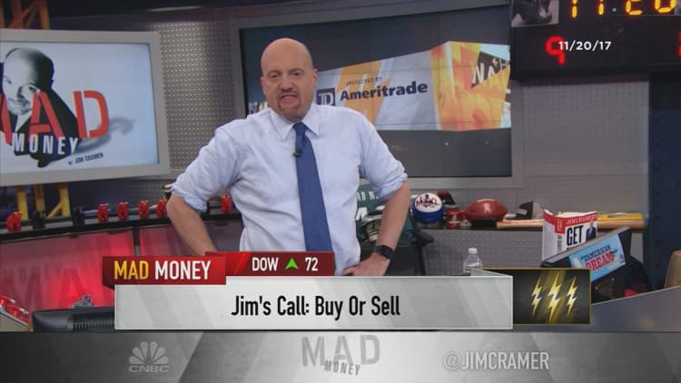 Cramer's lightning round: I'm still not a buyer of Chipotle after the latest incident