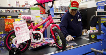 Holiday shopping 2022: Here are the 4 best ways to pay for gifts this season