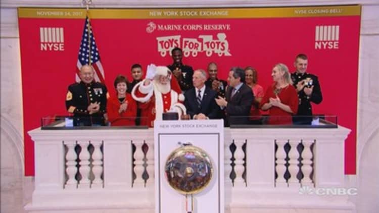 Toys for Tots rings closing bell at the NYSE