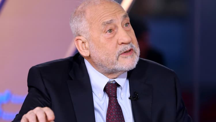 How the stimulus programs failed Americans, according to Joseph Stiglitz