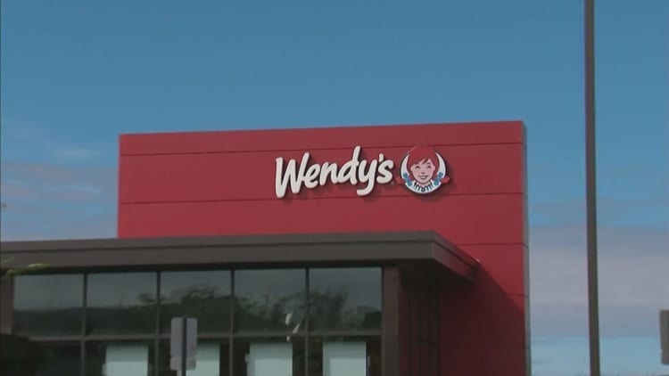 Wendy's to make nearly $450 million on Buffalo Wild Wings acquisition