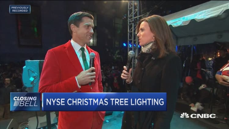 NYSE talks bitcoin and lights up the Christmas tree