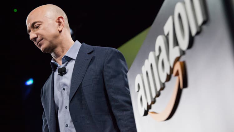 Amazon shares seesaw after beating earnings estimates
