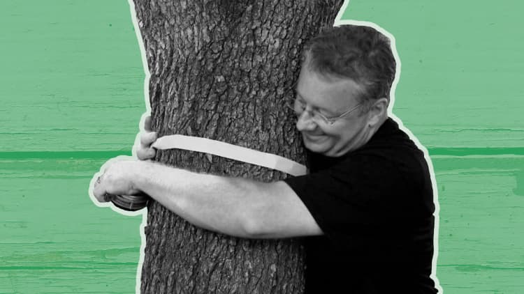 This "doctor" brings in $10,000 a day healing trees