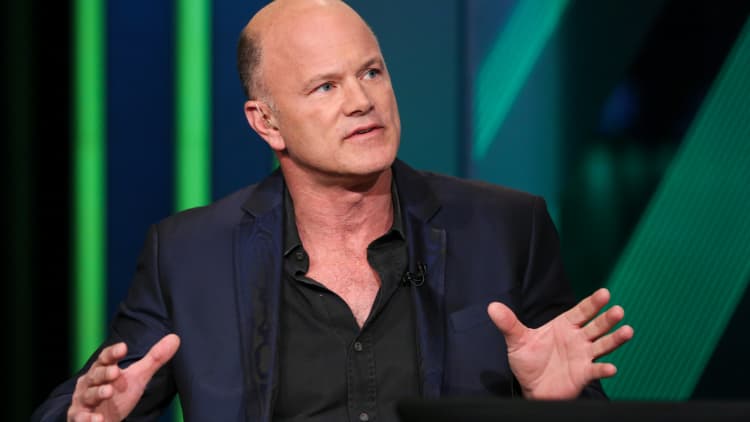 Hedge fund titan Mike Novogratz sees a 30% bitcoin rally by year-end