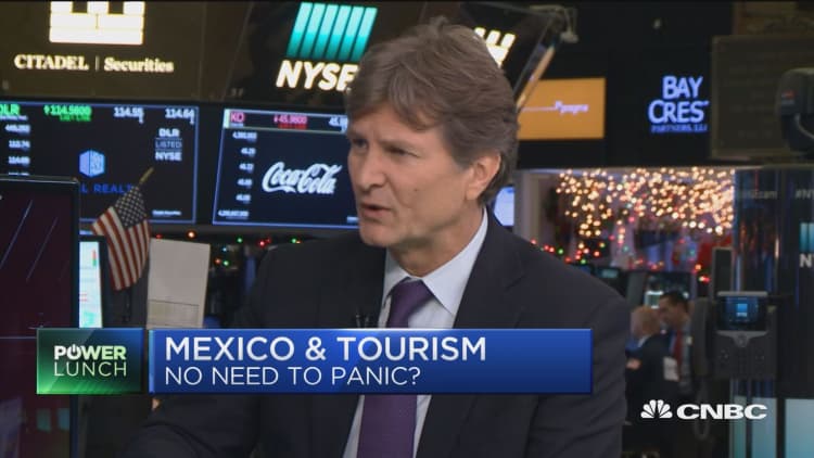 Mexico's tourism secretary refutes reports of tainted liquor