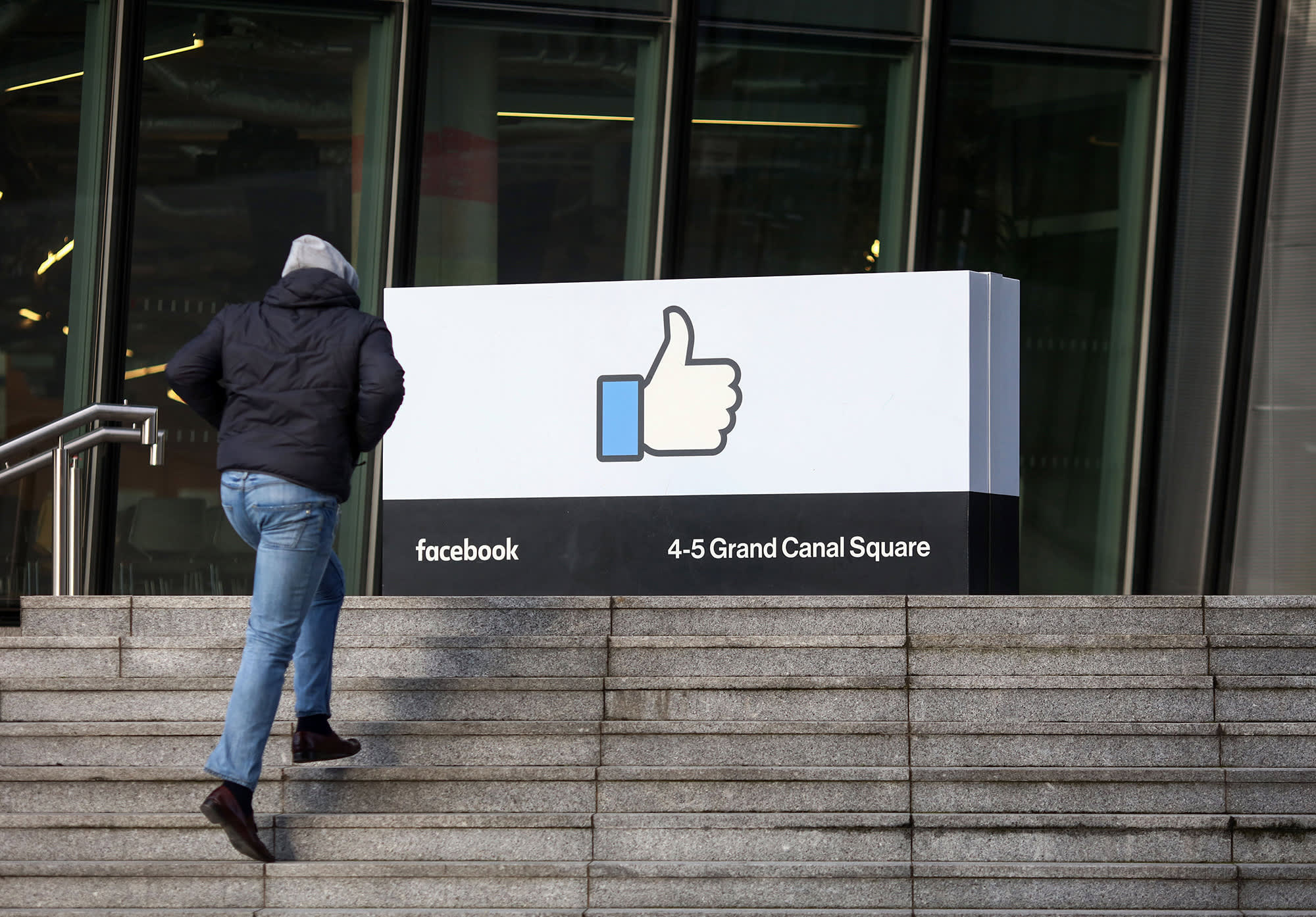 facebook-takes-legal-action-against-irish-regulator-on-data-transfers