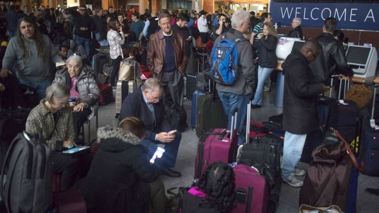 Power outage shuts down Atlanta airport for 11 hours