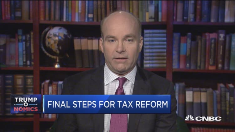 Trump 'misplayed his hand' on taxes by not getting some Democratic support, Axios' Mike Allen says