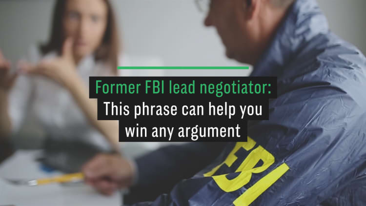Former FBI negotiator: This one phrase can help you win any argument