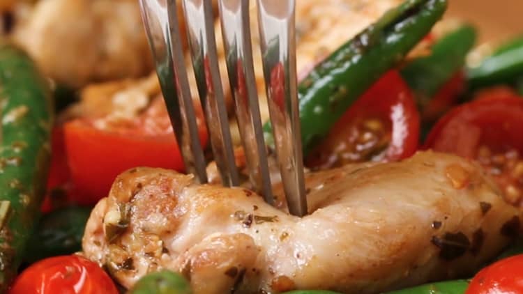 5 easy chicken meals you can prep for the week that will save you time and money