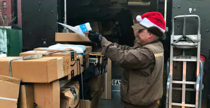 UPS to hire 100,000 holiday workers with Teamsters pay bump