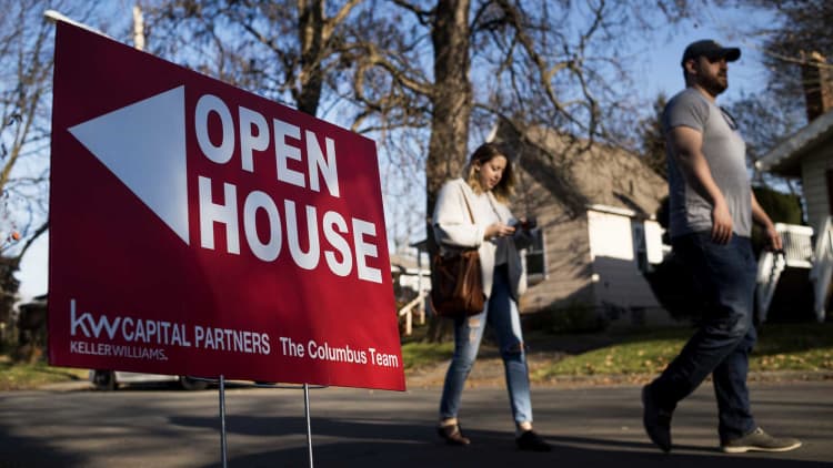 Mortgage applications fall 2.6% from previous week