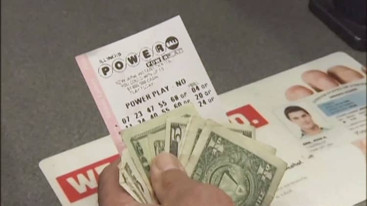 Powerball, Mega Millions jackpots both top $400 million for the first time