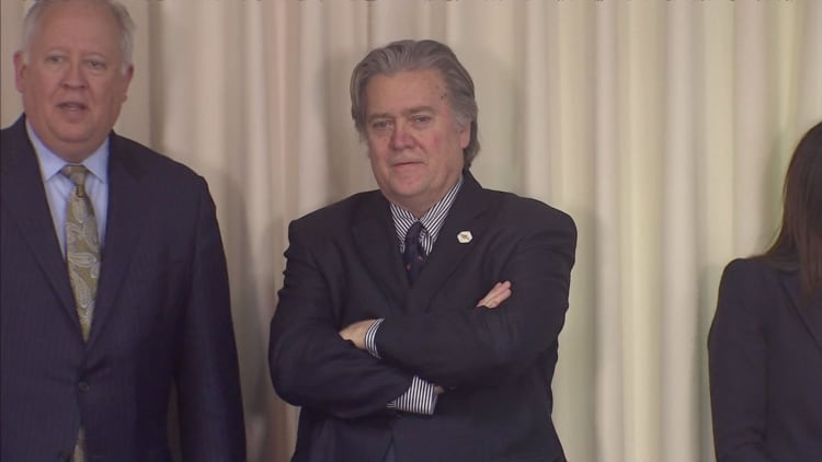 Steve Bannon apologizes for anti-Trump comments to Michael Wolff in 'Fire and Fury'