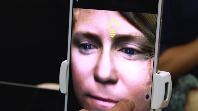 Bellus3D scans a 3D picture of your face in just seconds