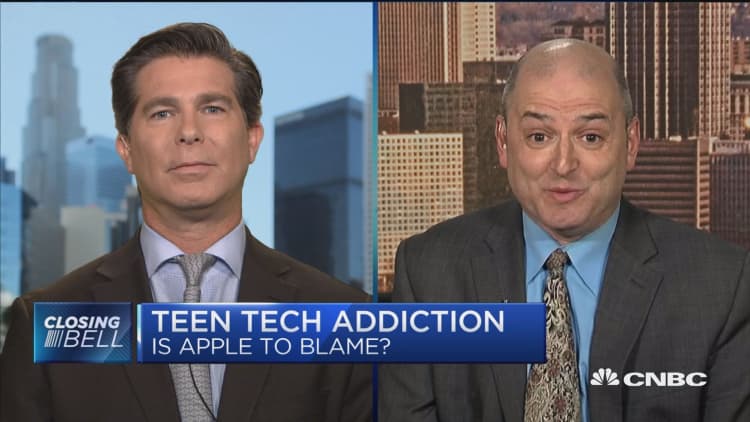 Parents need to take responsibility for tech addiction: Apple shareholder