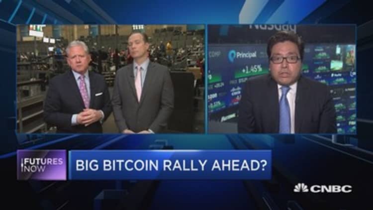Bitcoin will outperform stocks again in 2018: Tom Lee