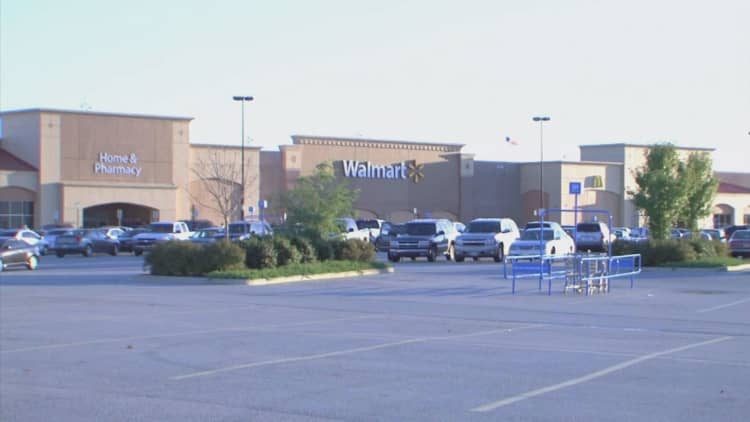 Walmart is raising its starting wage to $11